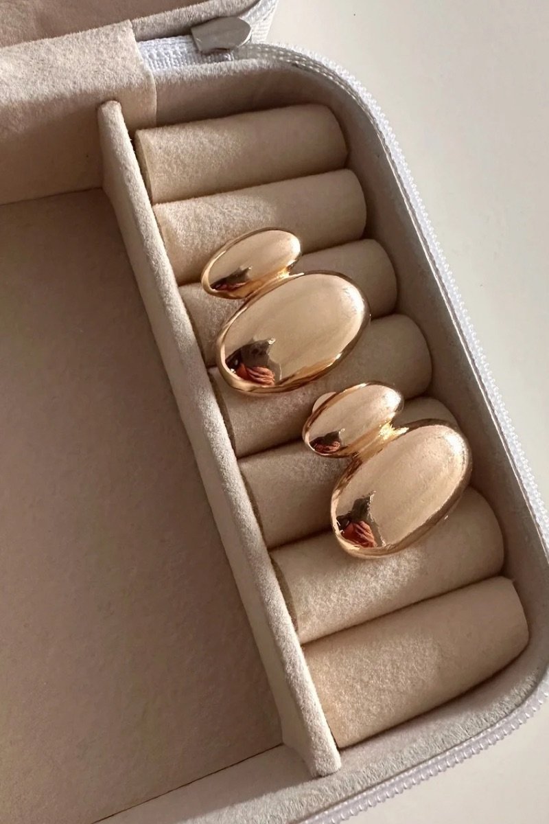 Brinco Bold Oval Banho Ouro 18K